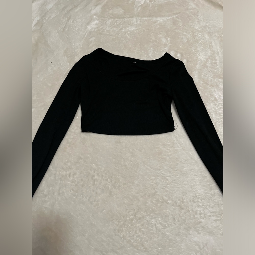 black crop top